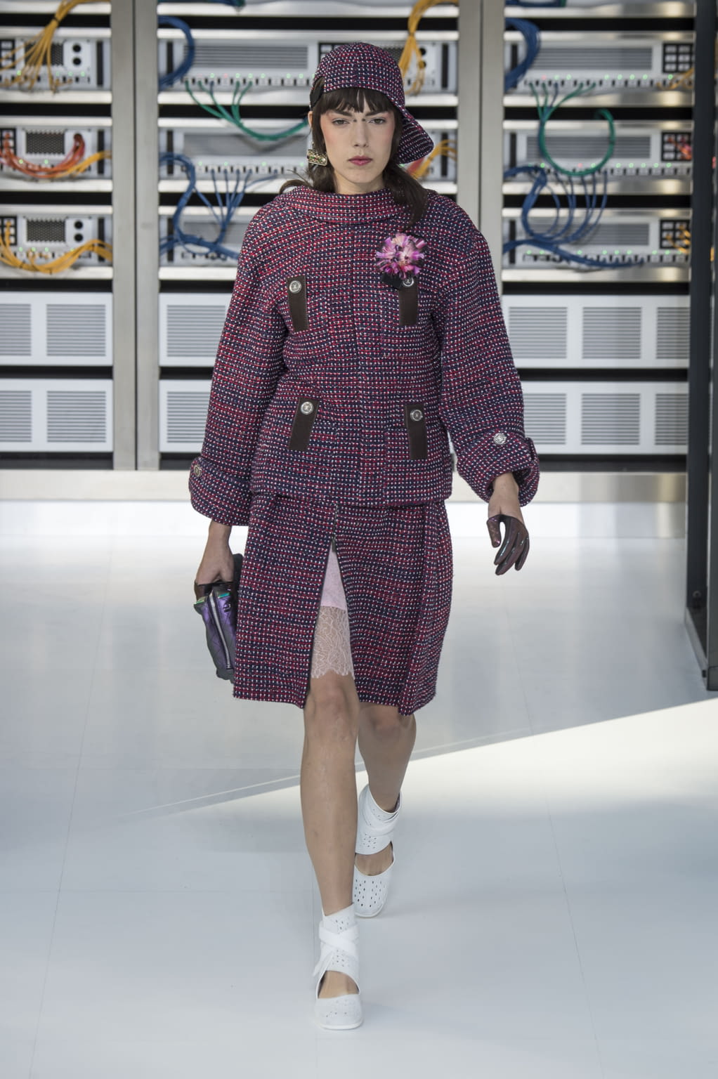 Fashion Week Paris Spring/Summer 2017 look 16 from the Chanel collection womenswear