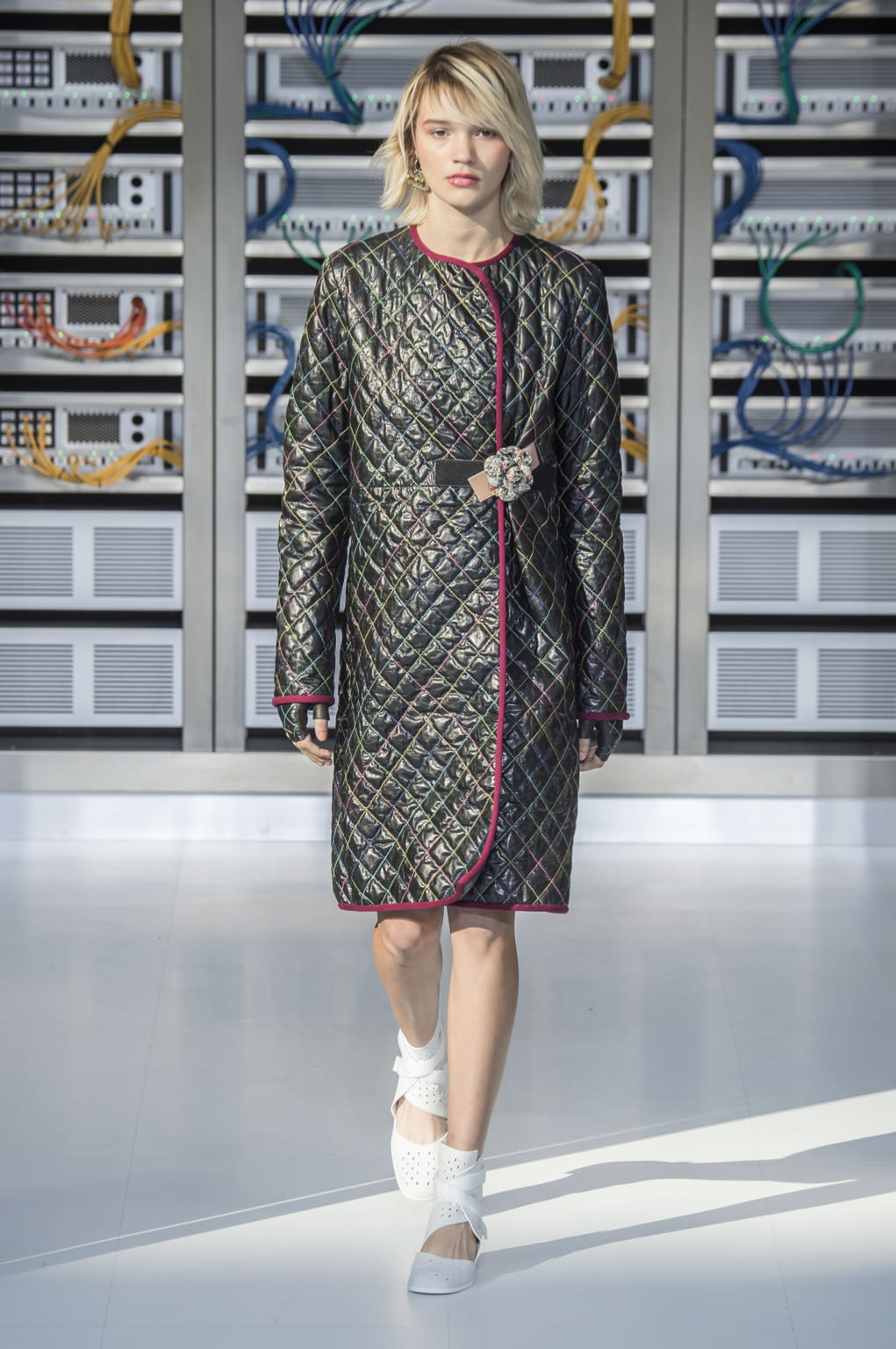 Fashion Week Paris Spring/Summer 2017 look 30 from the Chanel collection womenswear