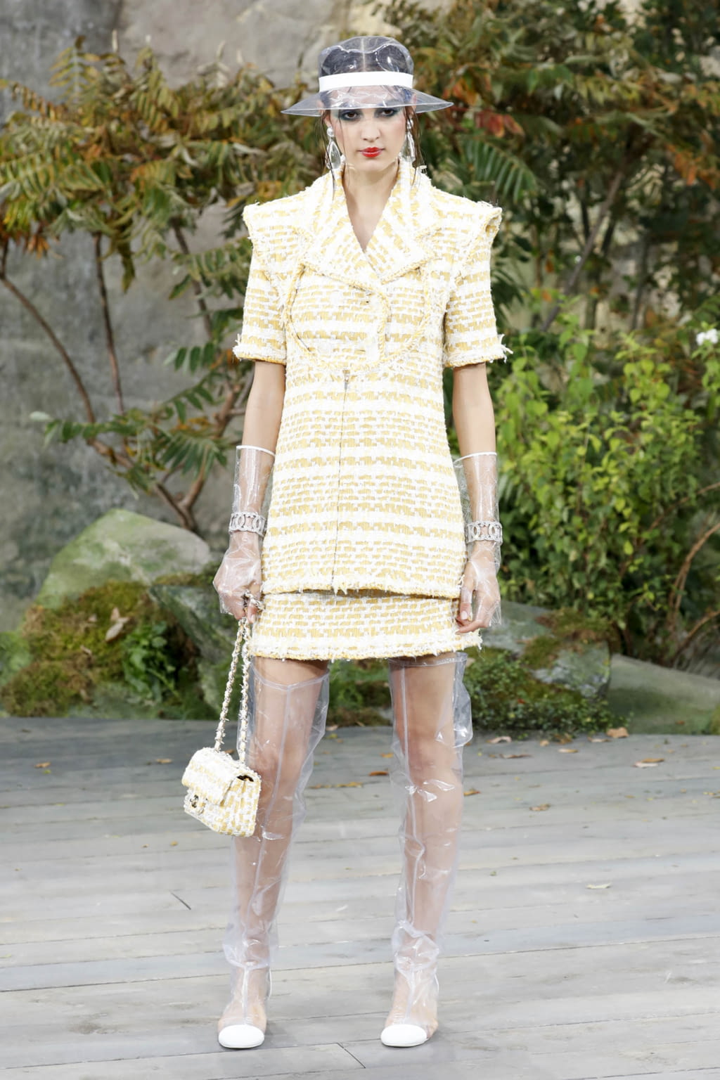Fashion Week Paris Spring/Summer 2018 look 6 from the Chanel collection womenswear