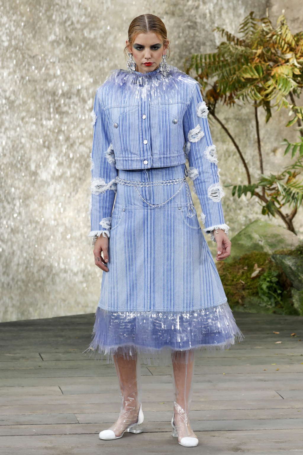 Fashion Week Paris Spring/Summer 2018 look 52 from the Chanel collection womenswear