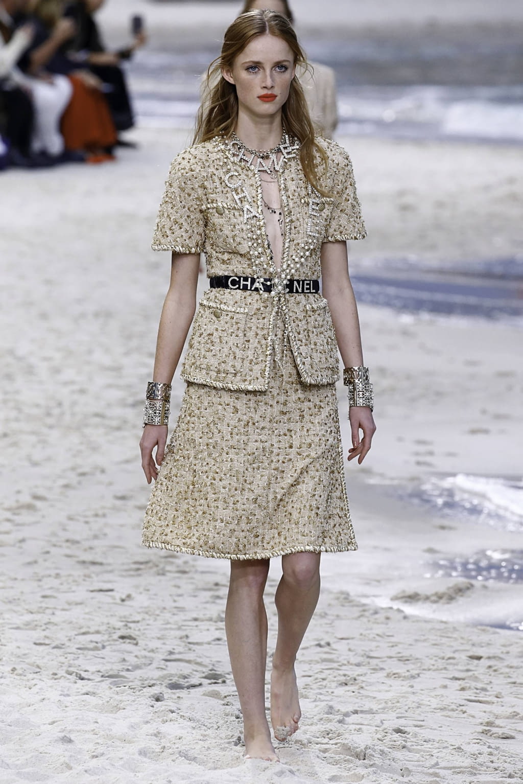 Fashion Week Paris Spring/Summer 2019 look 2 from the Chanel collection womenswear