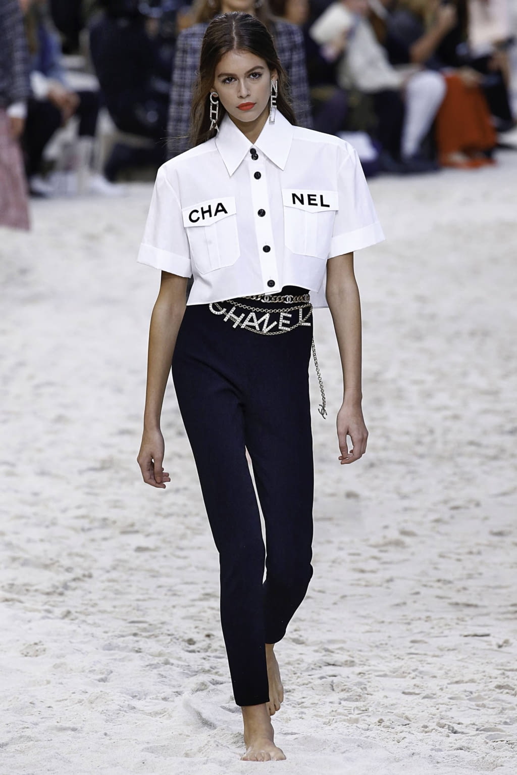 Fashion Week Paris Spring/Summer 2019 look 6 from the Chanel collection womenswear