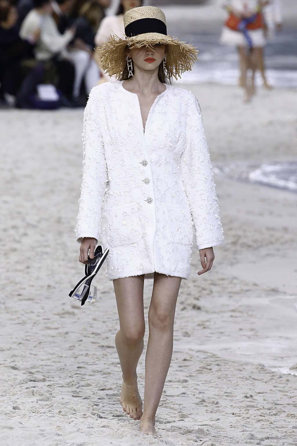 Fashion Week Paris Spring/Summer 2019 look 20 from the Chanel collection womenswear