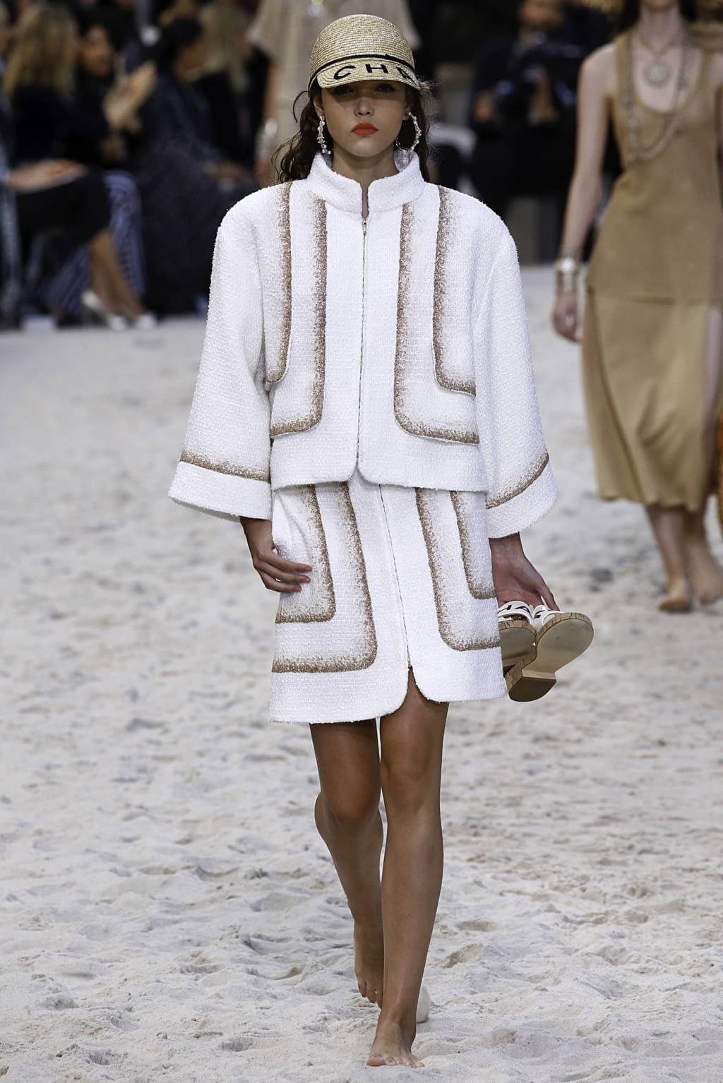 Fashion Week Paris Spring/Summer 2019 look 43 from the Chanel collection womenswear
