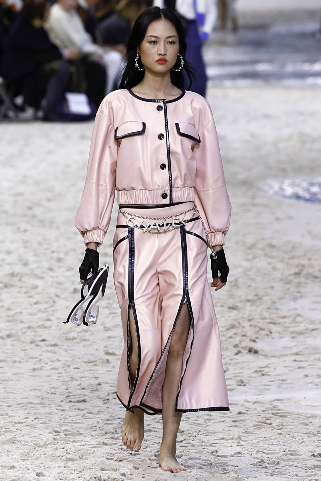 Fashion Week Paris Spring/Summer 2019 look 52 from the Chanel collection womenswear
