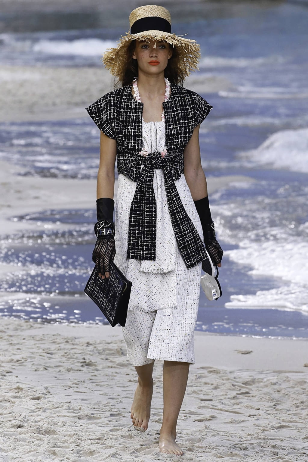 Fashion Week Paris Spring/Summer 2019 look 61 from the Chanel collection womenswear