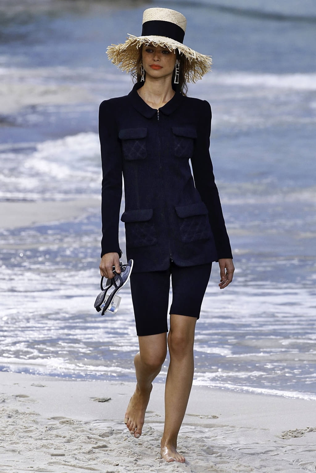 Fashion Week Paris Spring/Summer 2019 look 69 from the Chanel collection womenswear