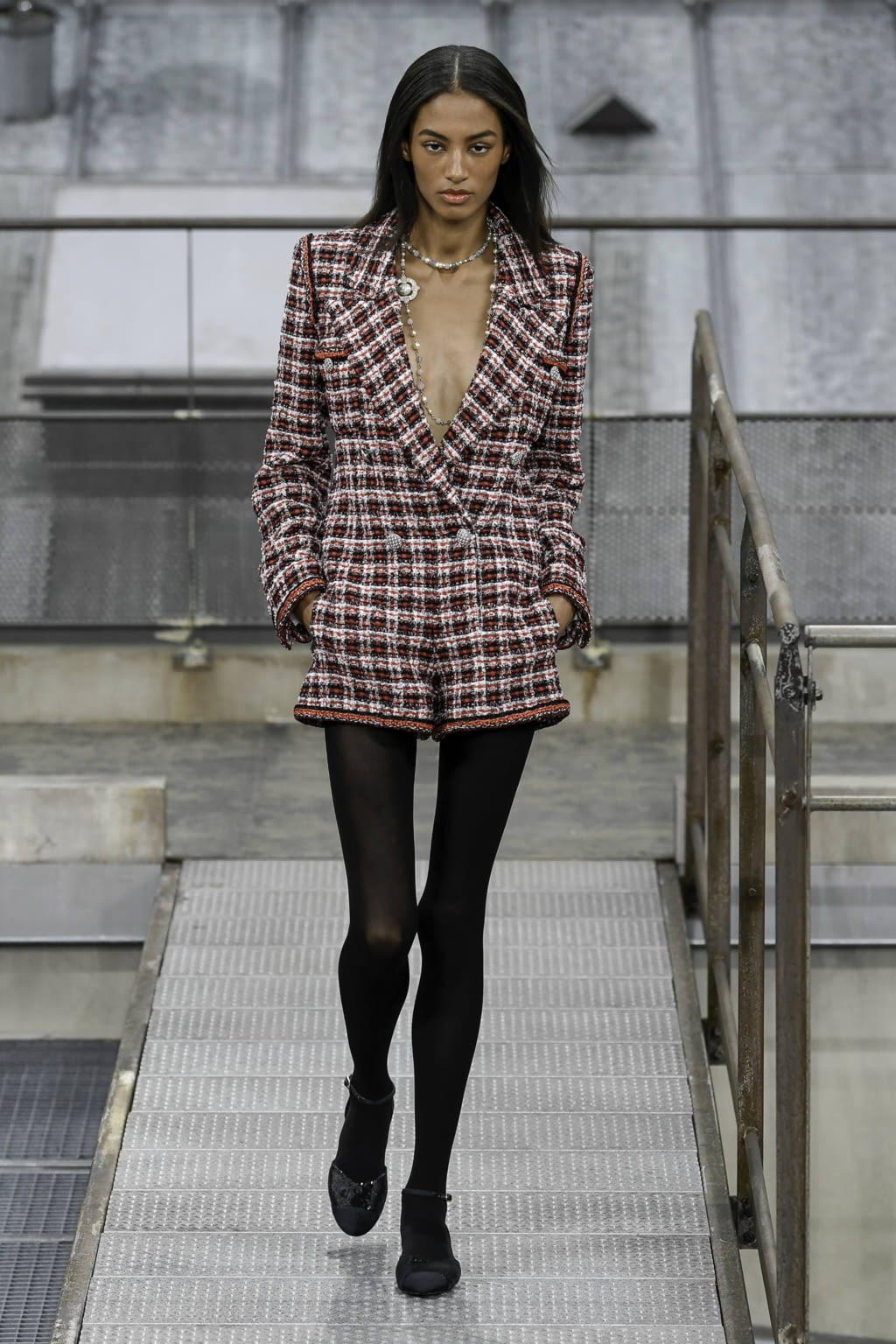 Fashion Week Paris Spring/Summer 2020 look 3 from the Chanel collection womenswear