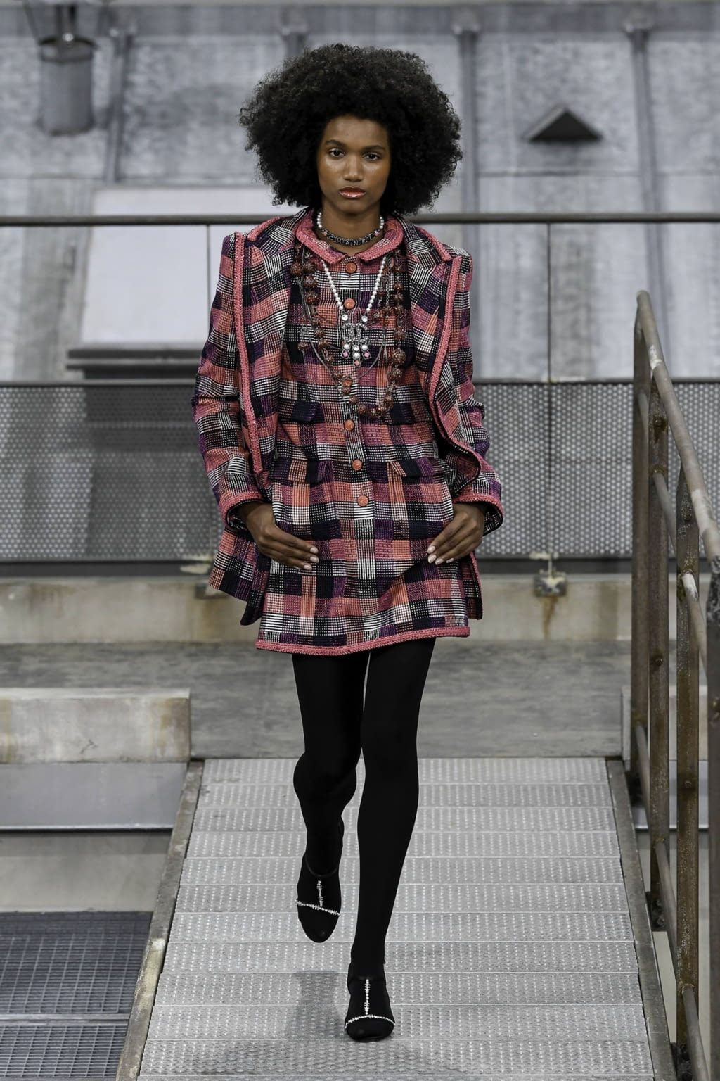 Fashion Week Paris Spring/Summer 2020 look 10 from the Chanel collection womenswear