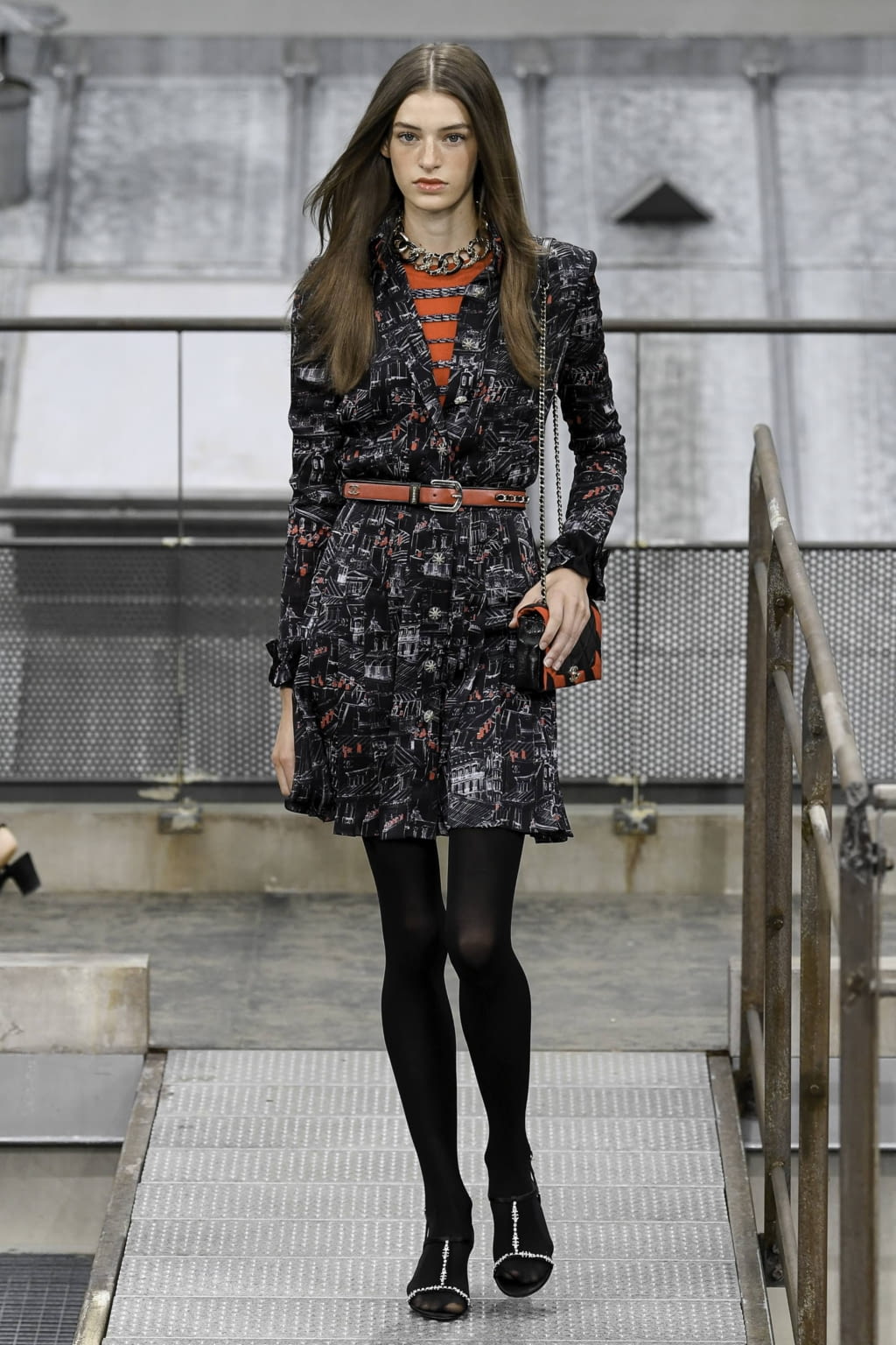 Fashion Week Paris Spring/Summer 2020 look 30 from the Chanel collection womenswear