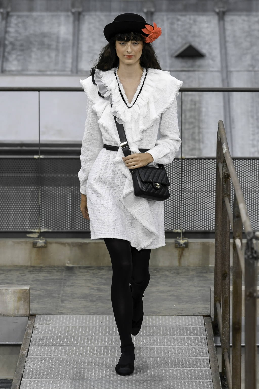 Fashion Week Paris Spring/Summer 2020 look 38 from the Chanel collection womenswear