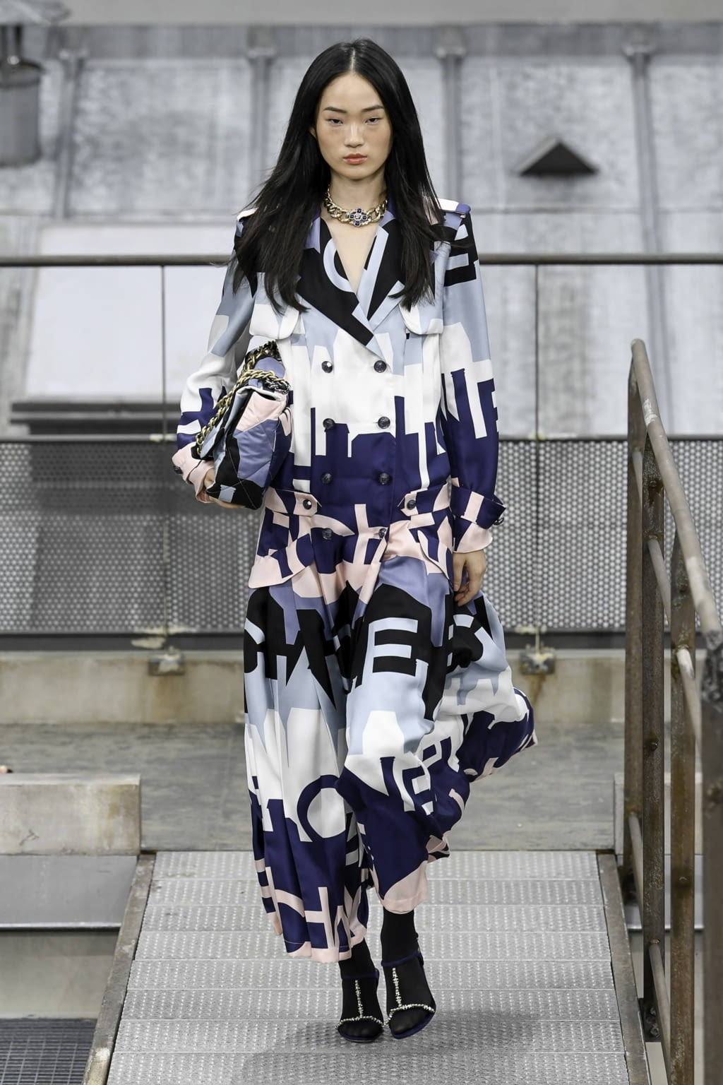Fashion Week Paris Spring/Summer 2020 look 56 from the Chanel collection 女装