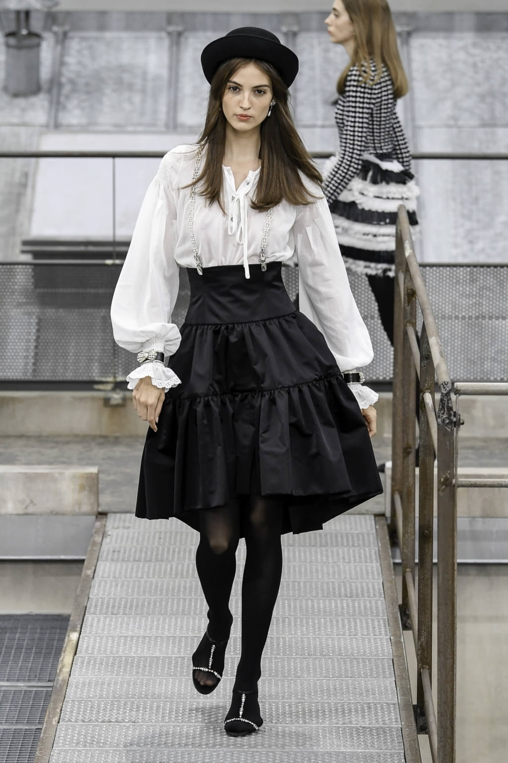 Fashion Week Paris Spring/Summer 2020 look 76 from the Chanel collection womenswear