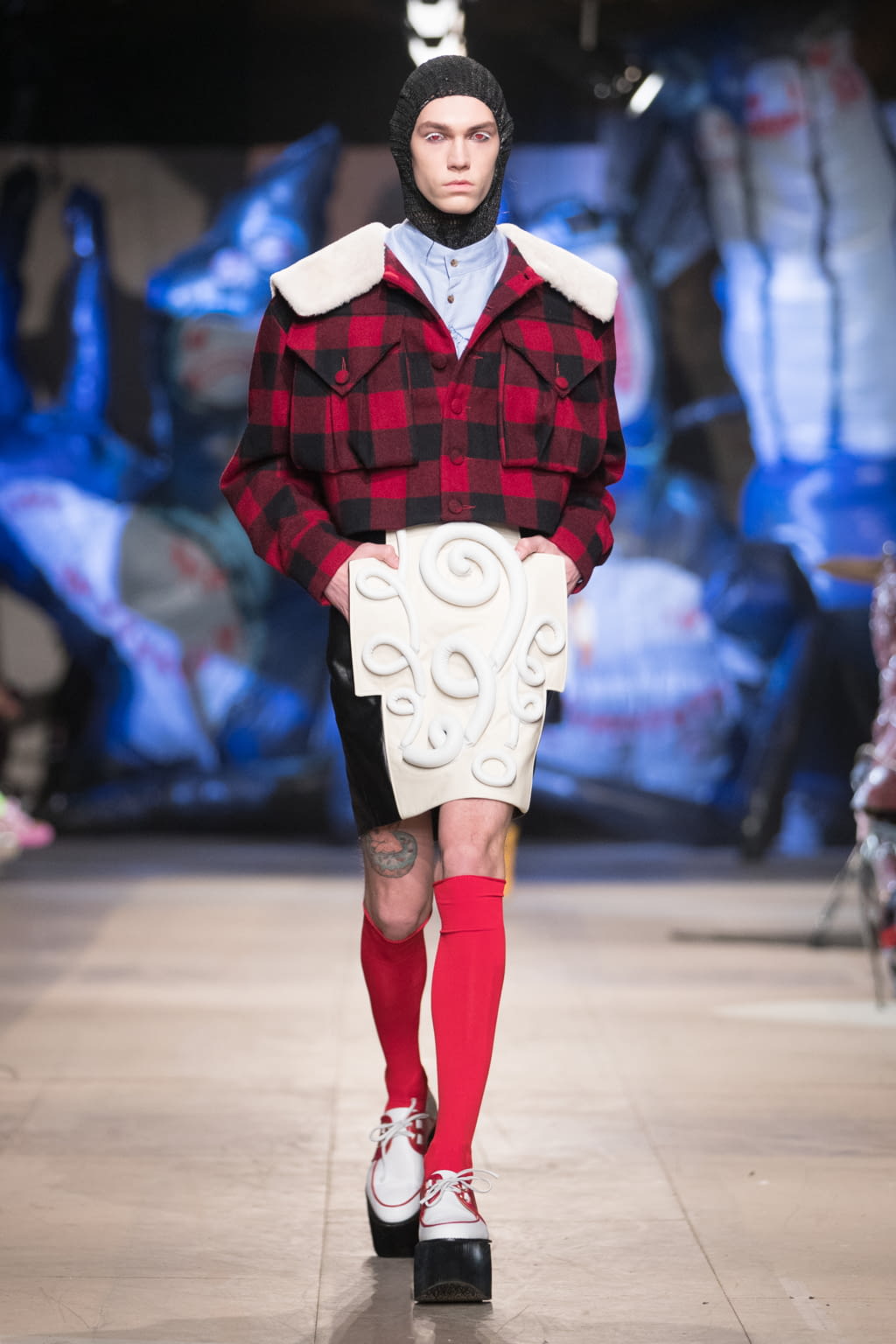 Fashion Week London Fall/Winter 2018 look 2 from the Charles Jeffrey LOVERBOY collection menswear