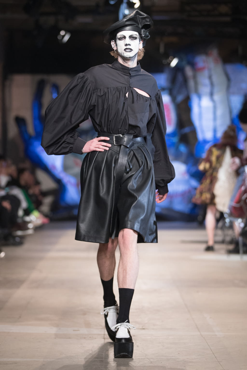 Fashion Week London Fall/Winter 2018 look 10 de la collection Charles Jeffrey LOVERBOY menswear