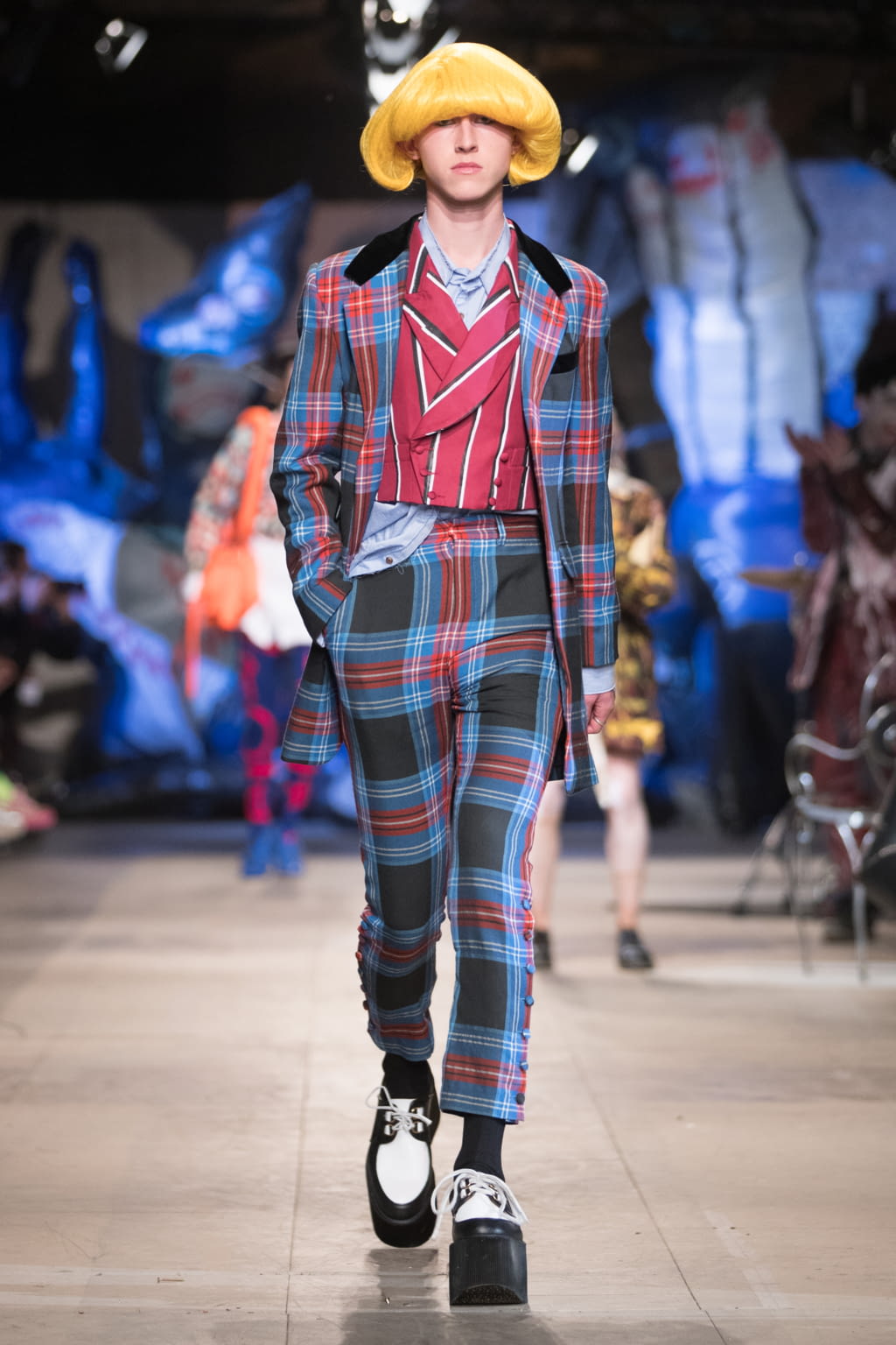 Fashion Week London Fall/Winter 2018 look 11 de la collection Charles Jeffrey LOVERBOY menswear