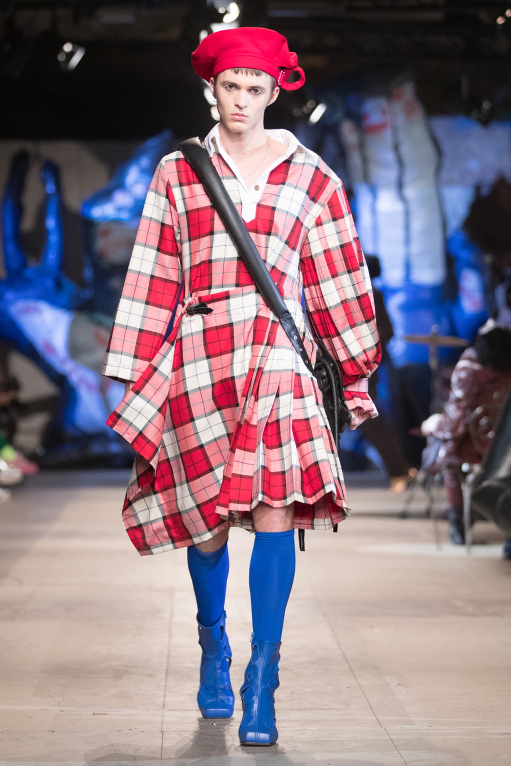 Fashion Week London Fall/Winter 2018 look 15 de la collection Charles Jeffrey LOVERBOY menswear