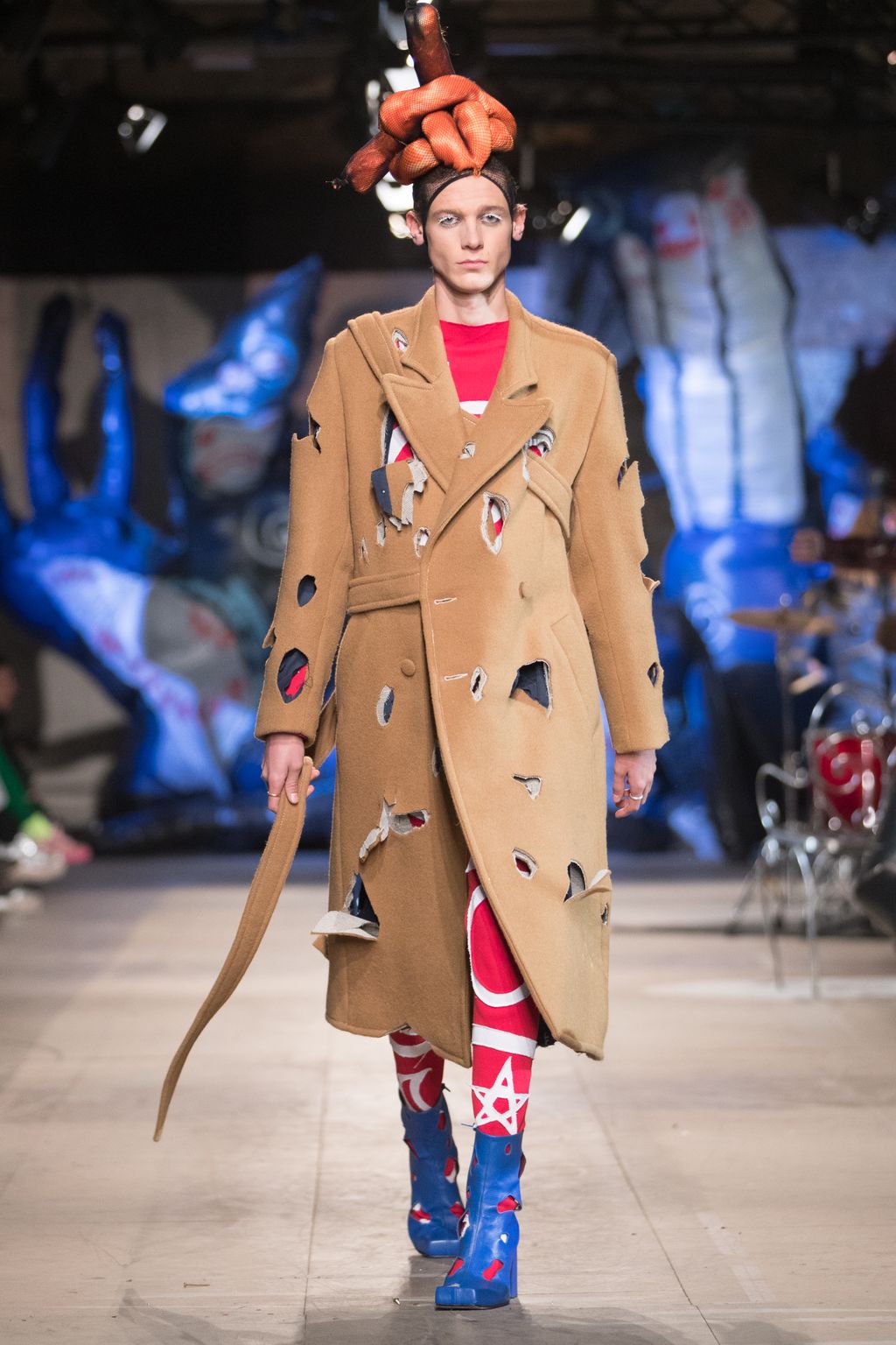 Fashion Week London Fall/Winter 2018 look 25 de la collection Charles Jeffrey LOVERBOY menswear