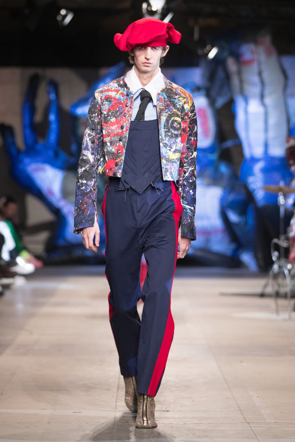 Fashion Week London Fall/Winter 2018 look 26 from the Charles Jeffrey LOVERBOY collection 男装