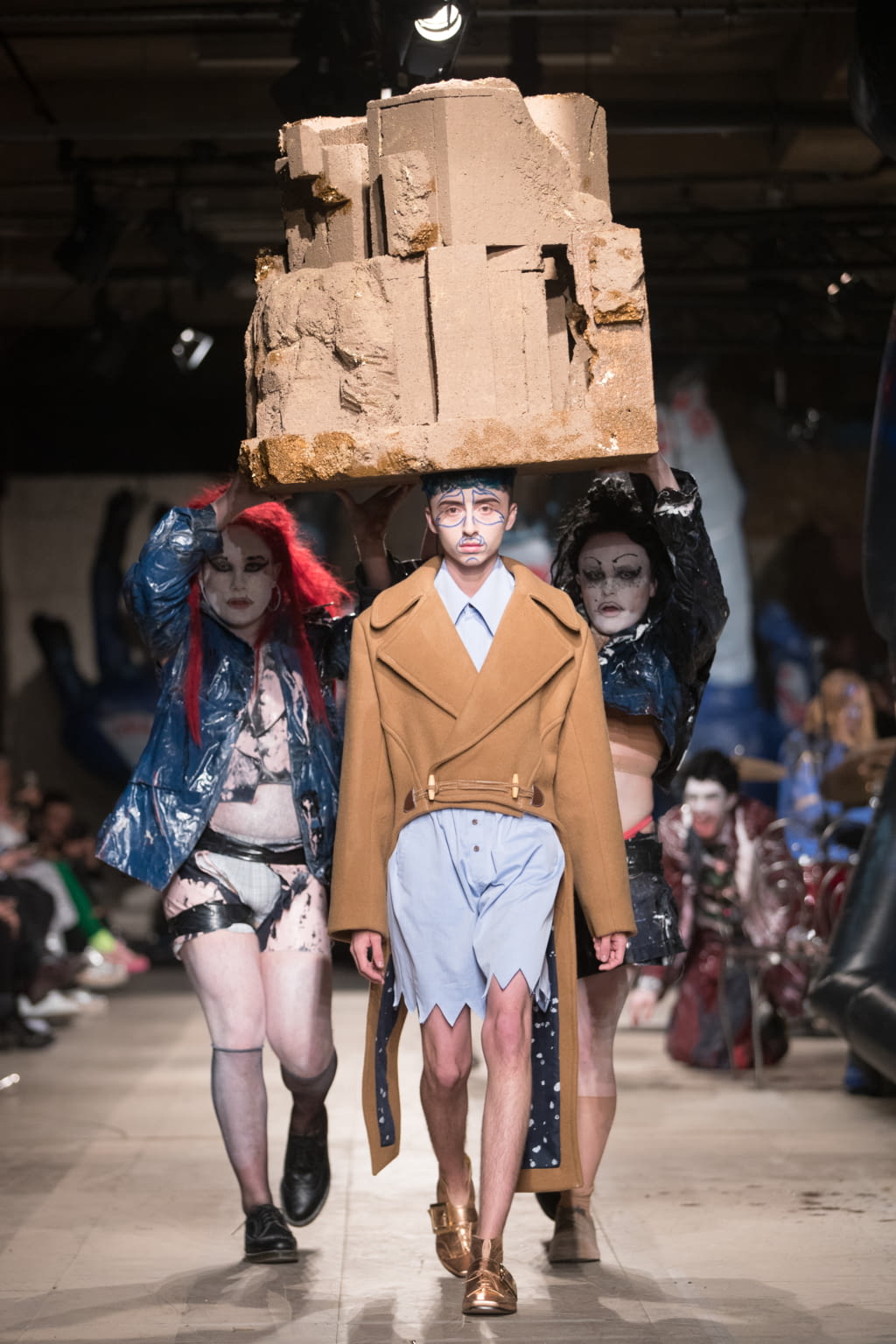 Fashion Week London Fall/Winter 2018 look 31 de la collection Charles Jeffrey LOVERBOY menswear