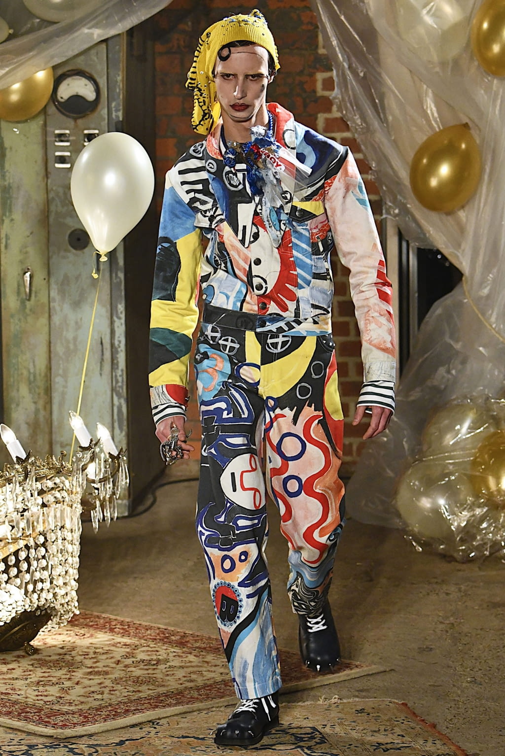 Fashion Week London Fall/Winter 2019 look 5 from the Charles Jeffrey LOVERBOY collection menswear