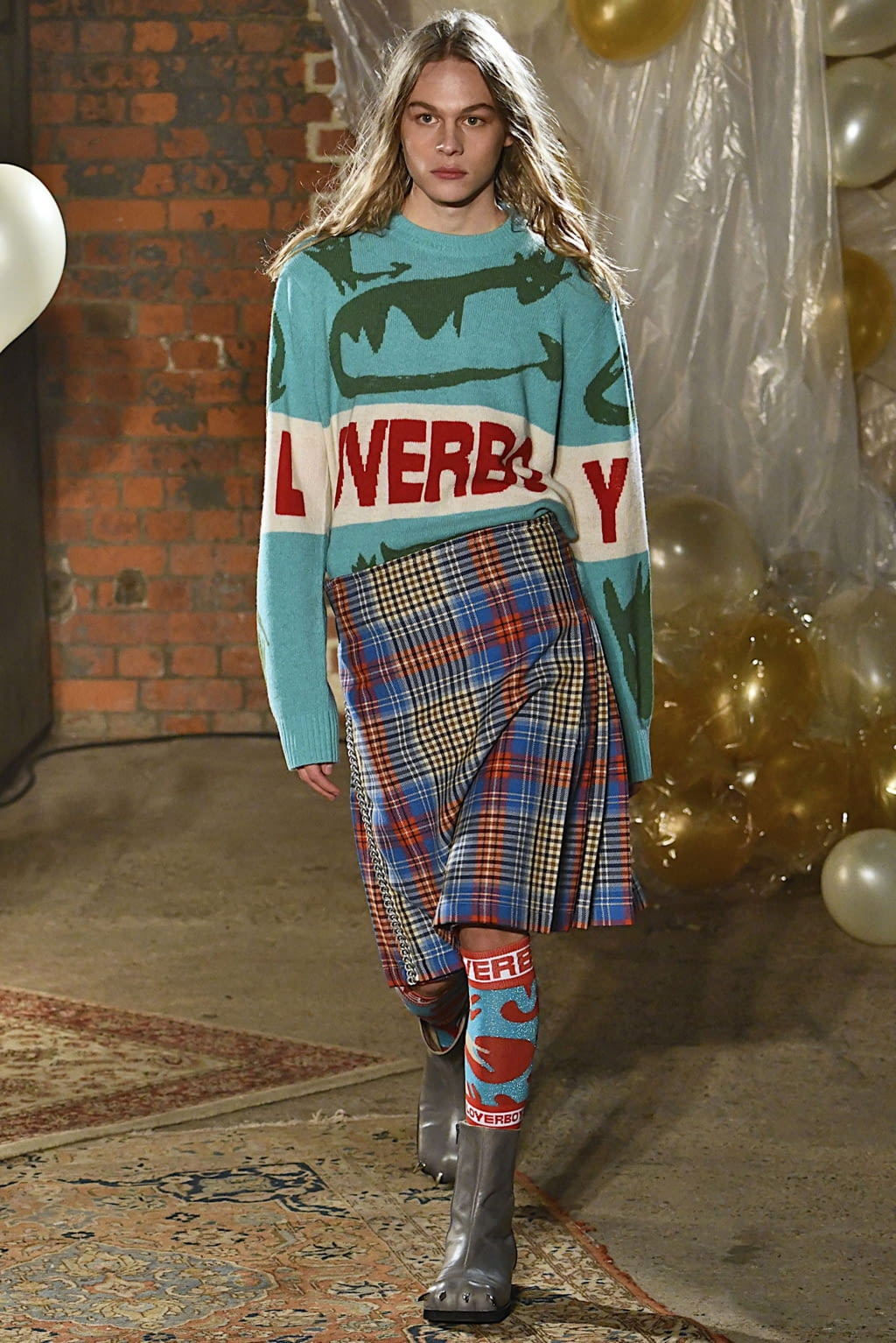 Fashion Week London Fall/Winter 2019 look 6 from the Charles Jeffrey LOVERBOY collection 男装