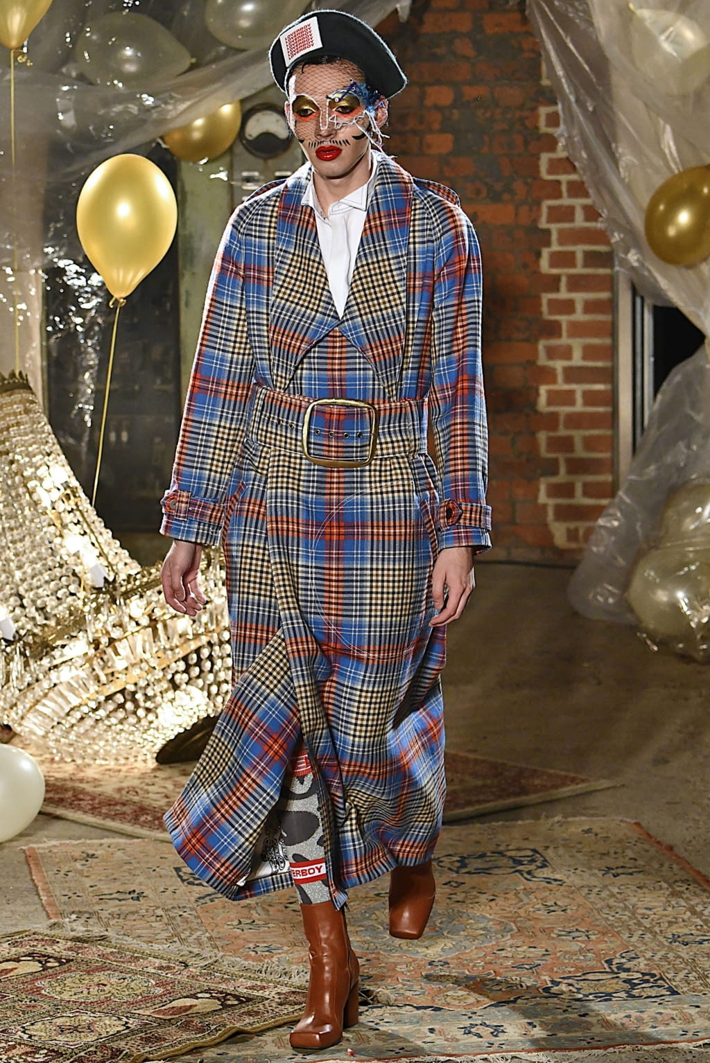 Fashion Week London Fall/Winter 2019 look 9 from the Charles Jeffrey LOVERBOY collection menswear