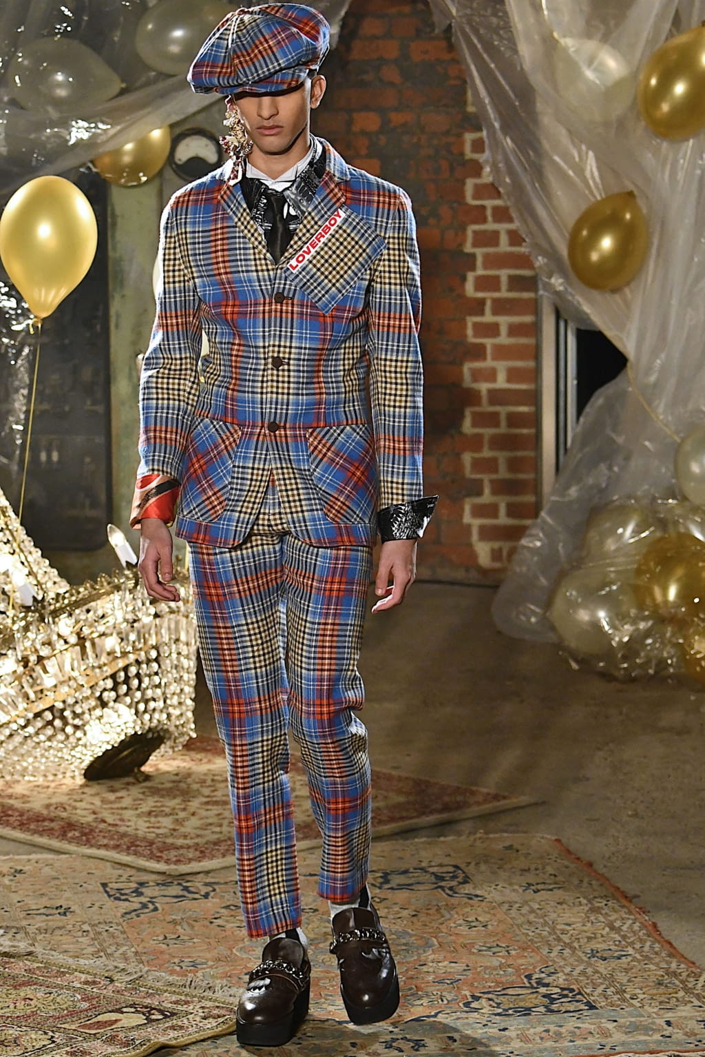 Fashion Week London Fall/Winter 2019 look 1 from the Charles Jeffrey LOVERBOY collection menswear