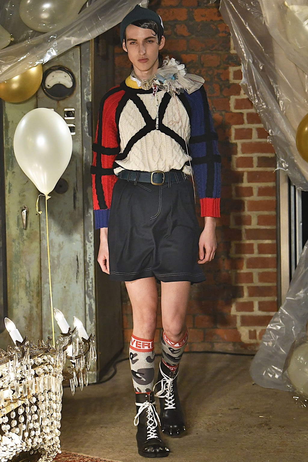 Fashion Week London Fall/Winter 2019 look 11 from the Charles Jeffrey LOVERBOY collection 男装