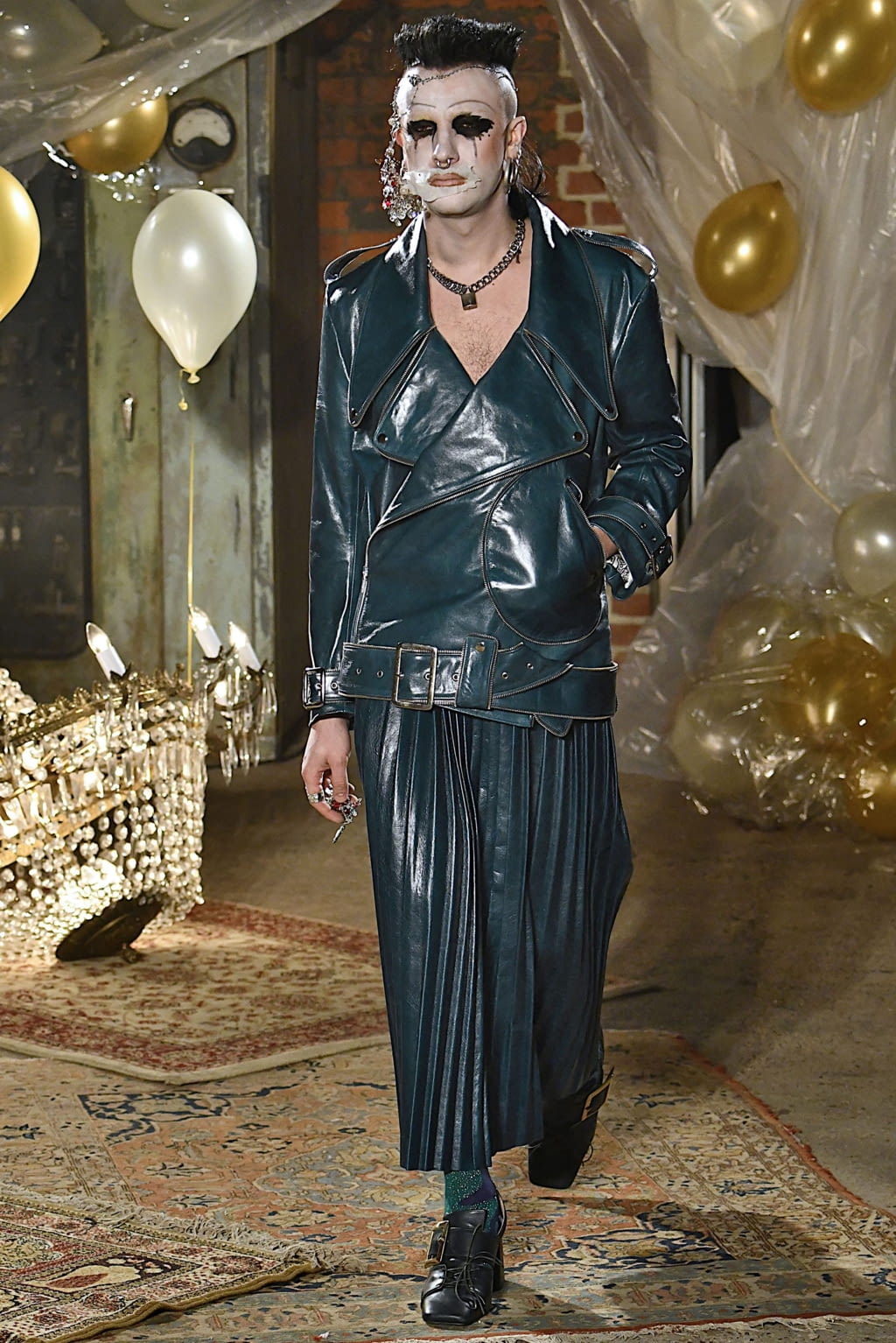 Fashion Week London Fall/Winter 2019 look 12 from the Charles Jeffrey LOVERBOY collection 男装