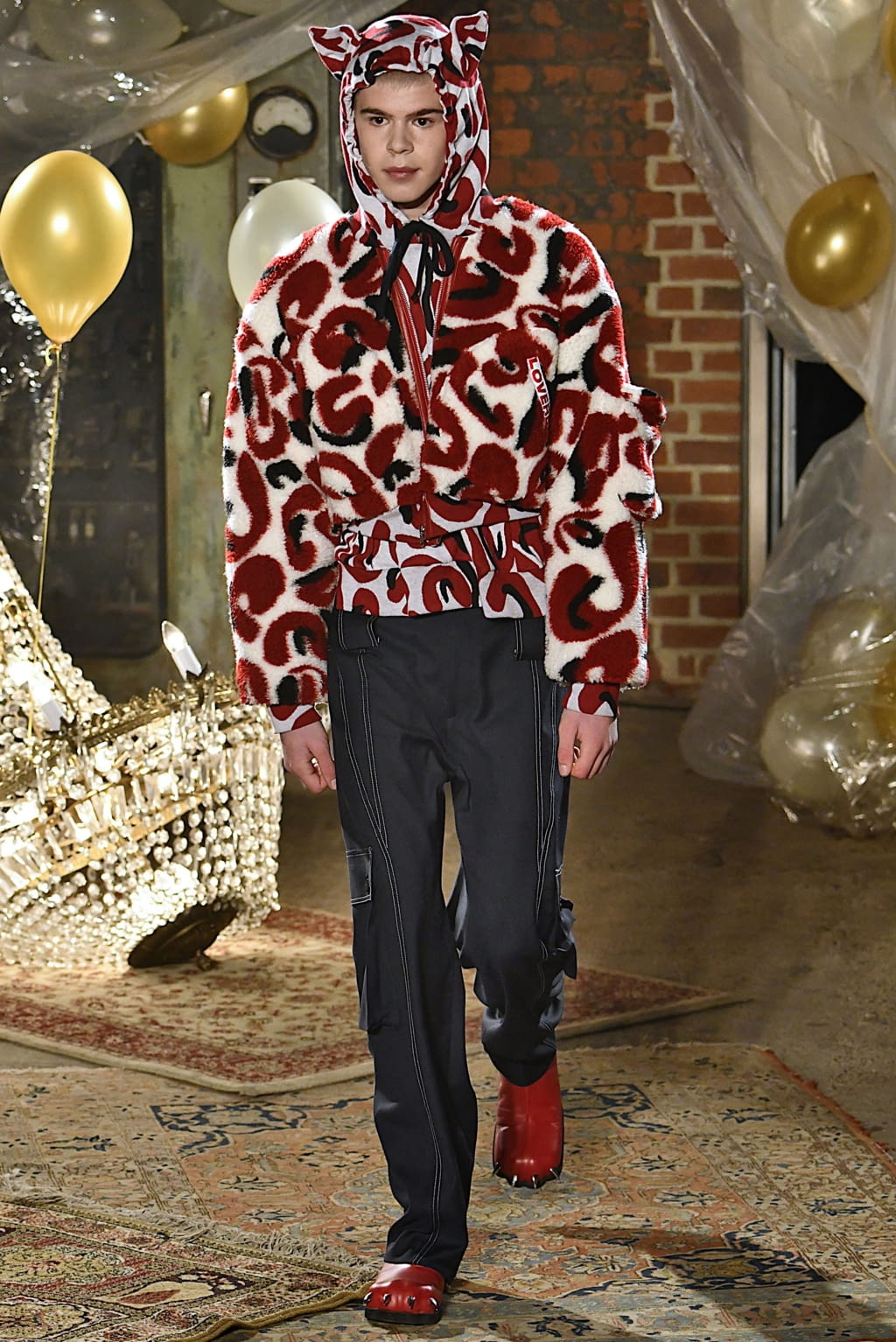 Fashion Week London Fall/Winter 2019 look 16 from the Charles Jeffrey LOVERBOY collection menswear