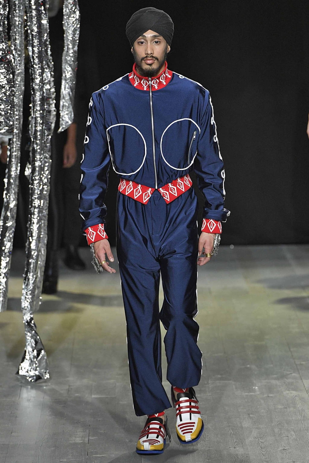 Fashion Week London Spring/Summer 2019 look 2 de la collection Charles Jeffrey LOVERBOY menswear