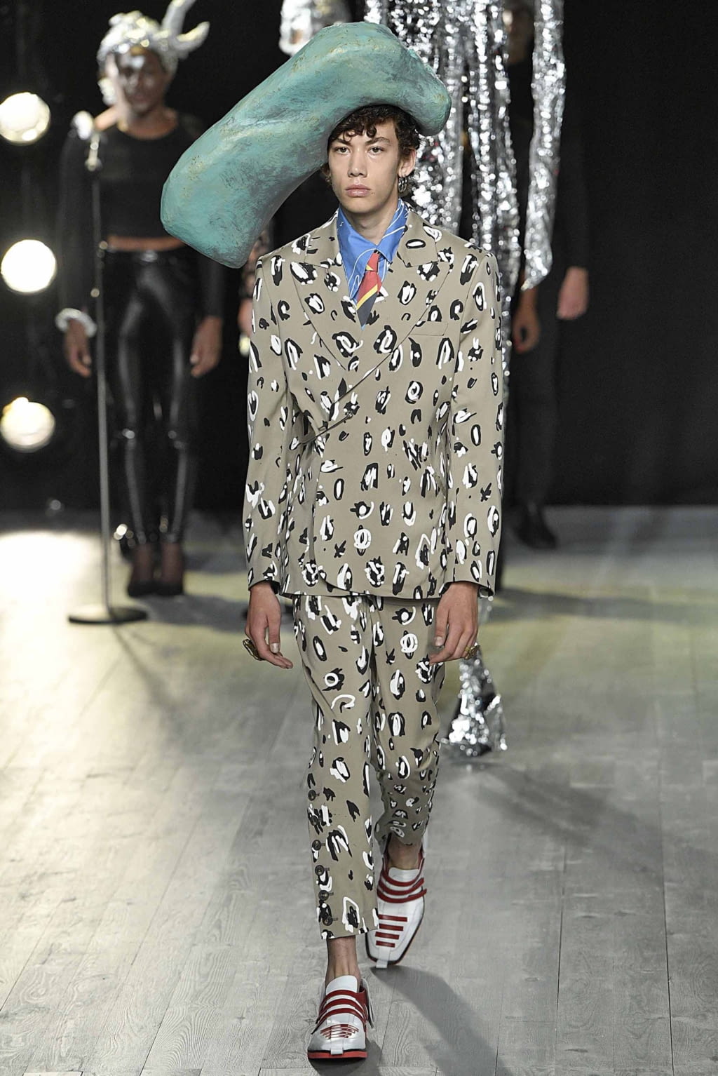Fashion Week London Spring/Summer 2019 look 19 from the Charles Jeffrey LOVERBOY collection menswear