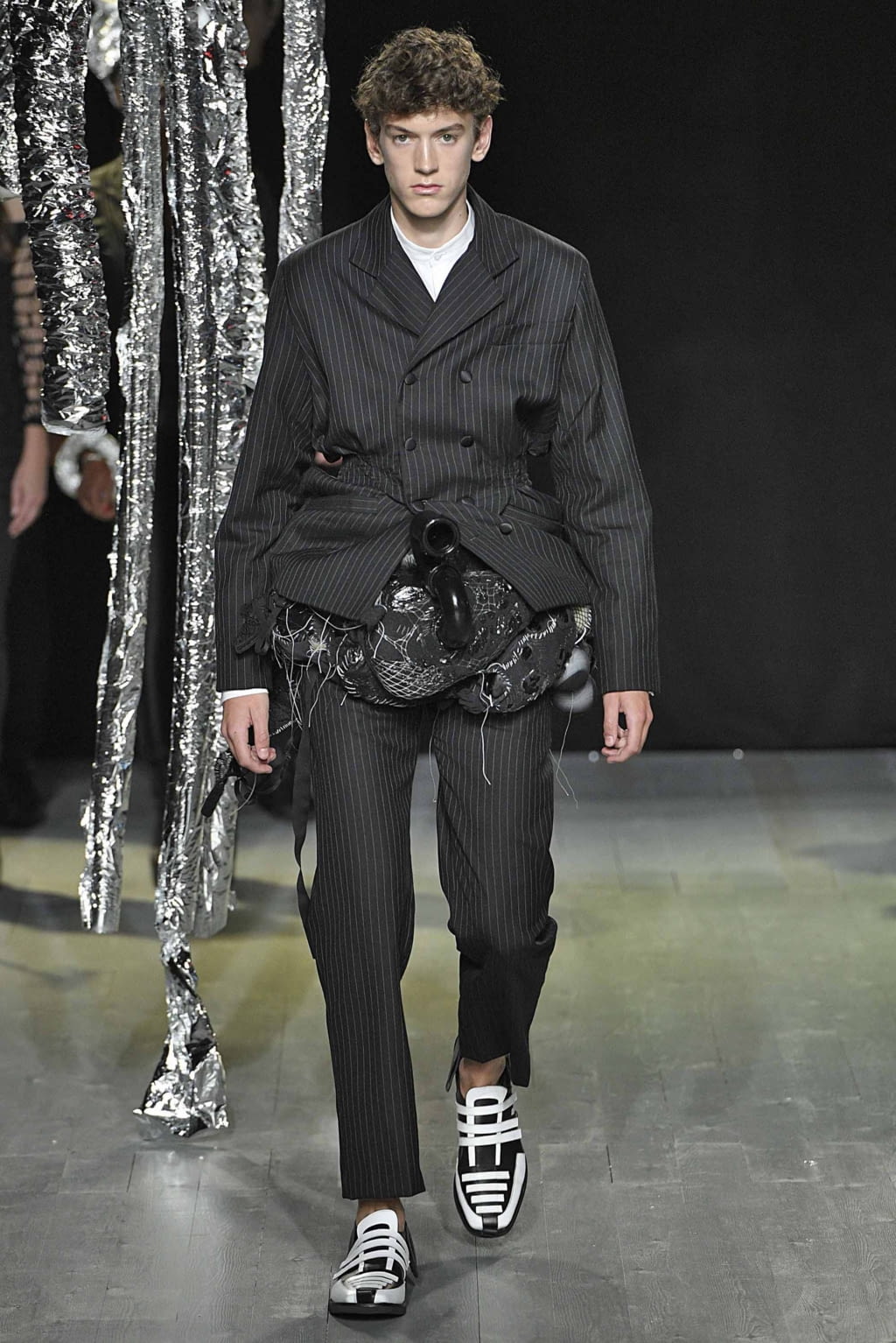 Fashion Week London Spring/Summer 2019 look 23 from the Charles Jeffrey LOVERBOY collection 男装