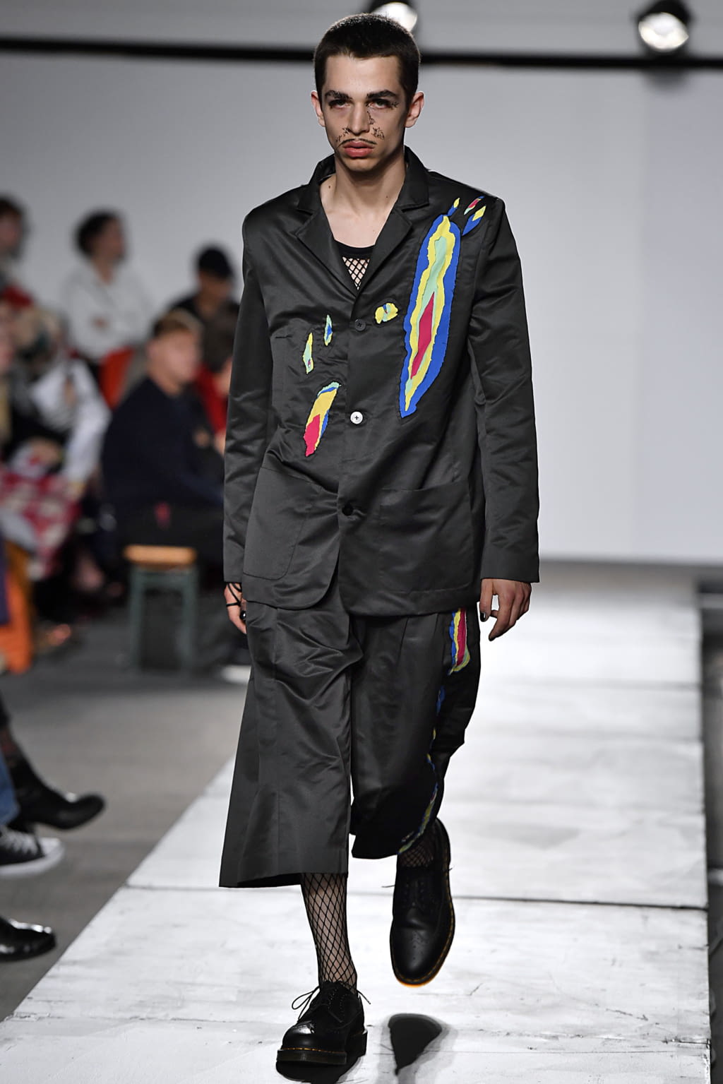Fashion Week London Spring/Summer 2020 look 2 de la collection Charles Jeffrey LOVERBOY menswear