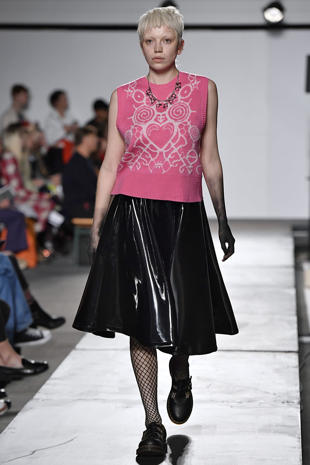 Fashion Week London Spring/Summer 2020 look 16 de la collection Charles Jeffrey LOVERBOY menswear