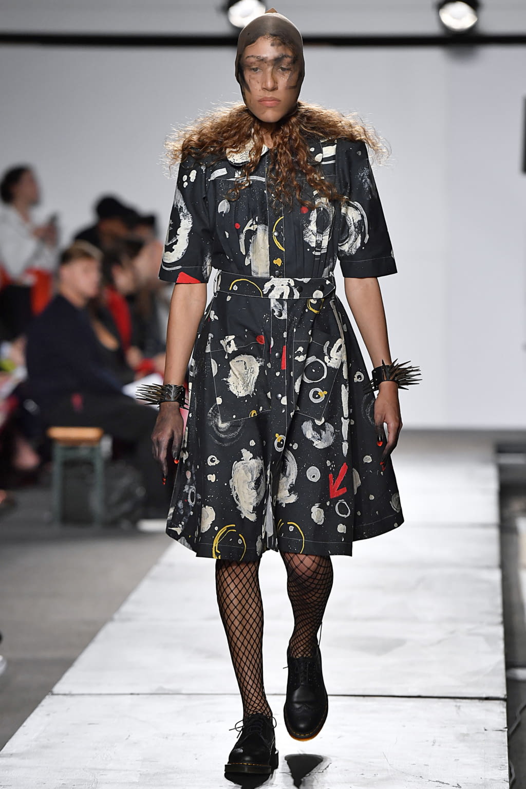 Fashion Week London Spring/Summer 2020 look 26 de la collection Charles Jeffrey LOVERBOY menswear