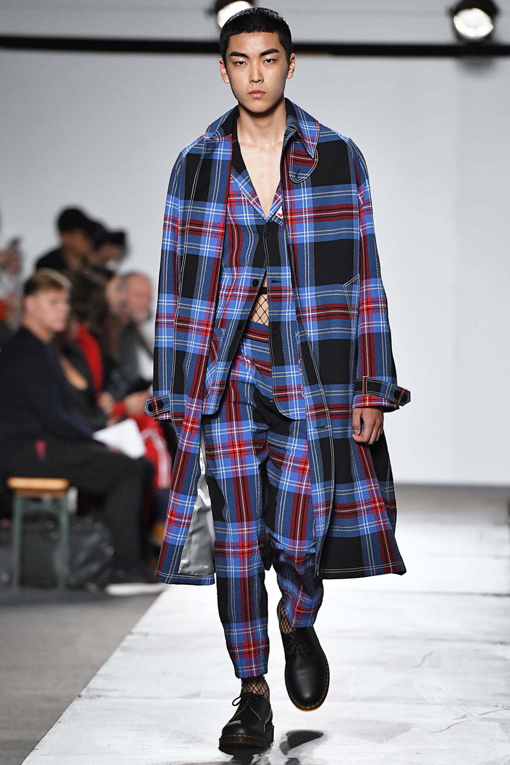 Fashion Week London Spring/Summer 2020 look 27 de la collection Charles Jeffrey LOVERBOY menswear