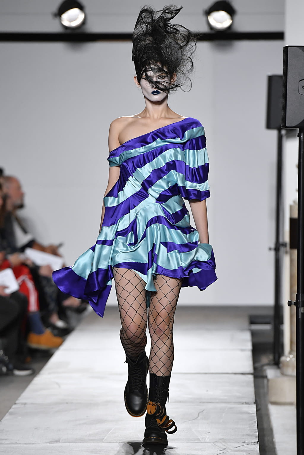 Fashion Week London Spring/Summer 2020 look 30 de la collection Charles Jeffrey LOVERBOY menswear