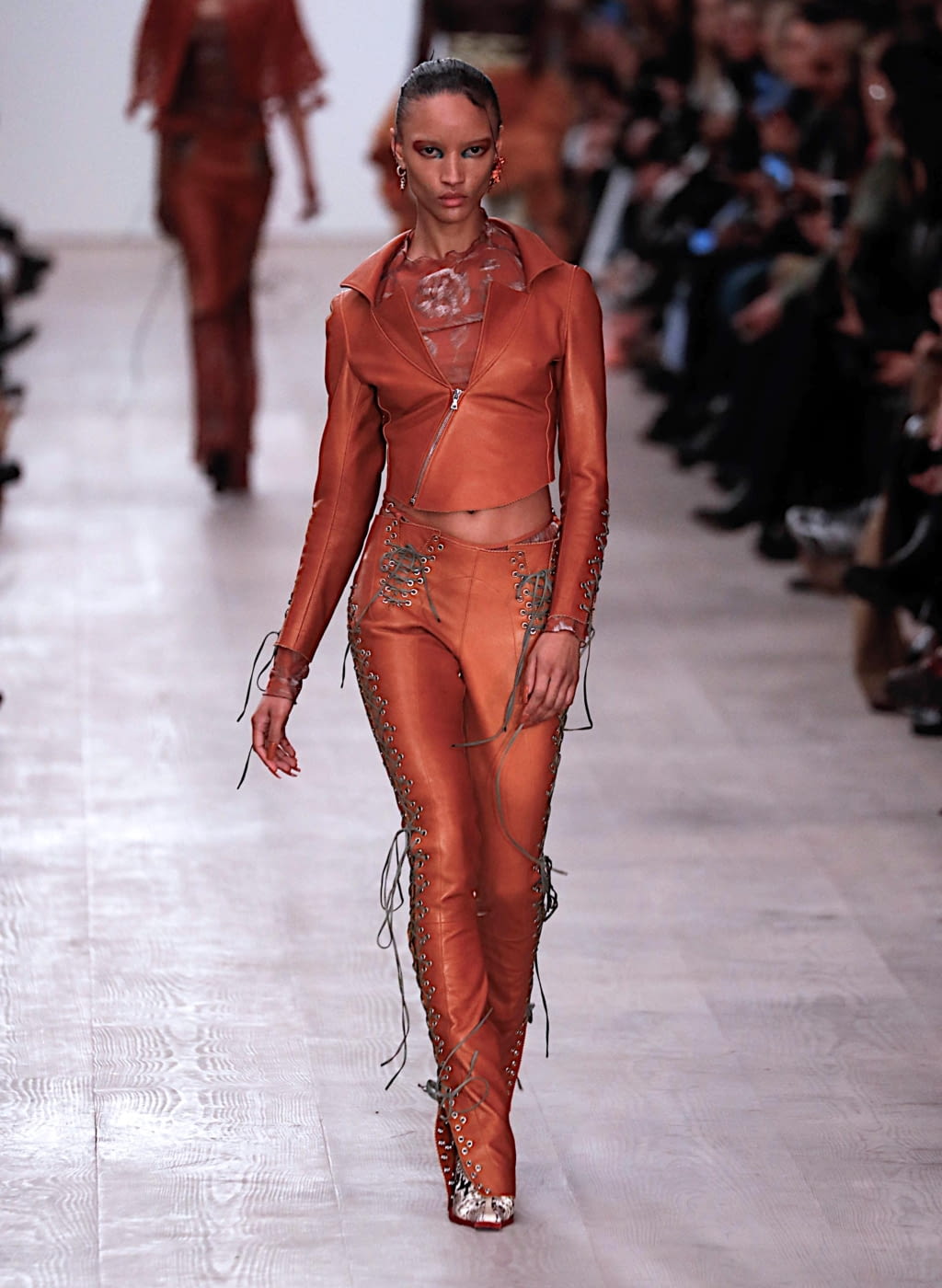 Fashion Week London Fall/Winter 2020 look 20 from the KNWLS collection 女装