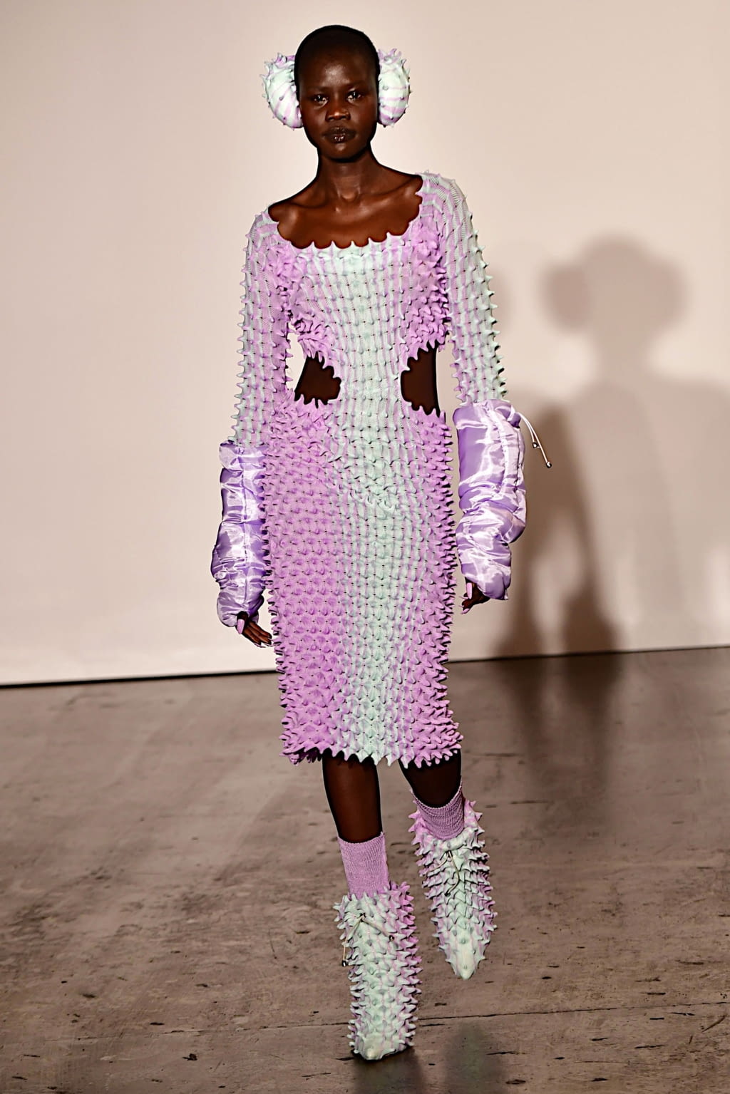 Fashion Week London Fall/Winter 2022 look 12 from the Fashion East collection womenswear
