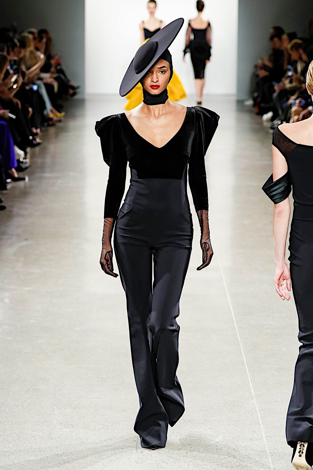 Fashion Week New York Fall/Winter 2019 look 39 from the Chiara Boni collection 女装