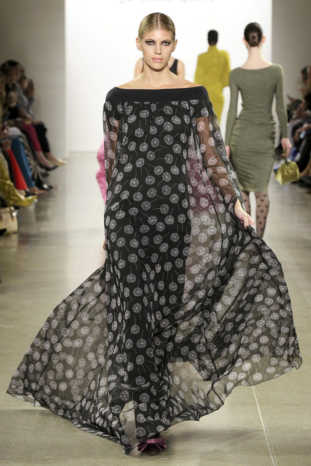 Fashion Week New York Fall/Winter 2020 look 31 from the Chiara Boni collection womenswear