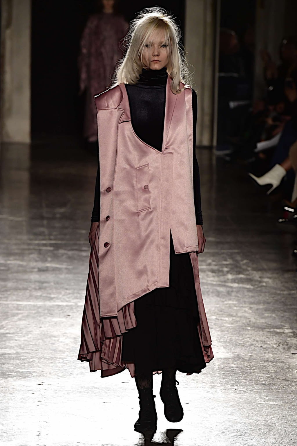 Fashion Week Milan Fall/Winter 2019 look 11 de la collection Chika Kisada womenswear