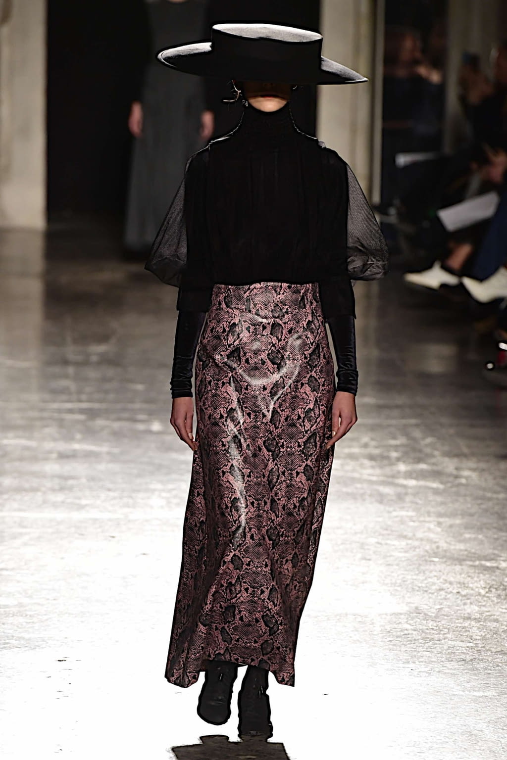 Fashion Week Milan Fall/Winter 2019 look 15 de la collection Chika Kisada womenswear