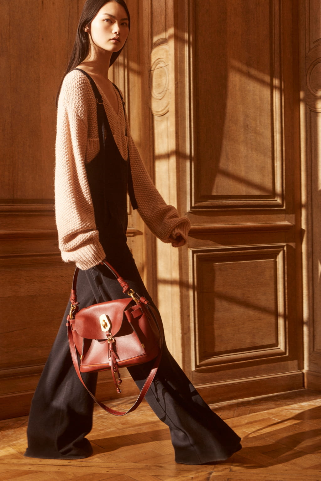 Fashion Week Paris Pre-Fall 2017 look 16 from the Chloé collection womenswear