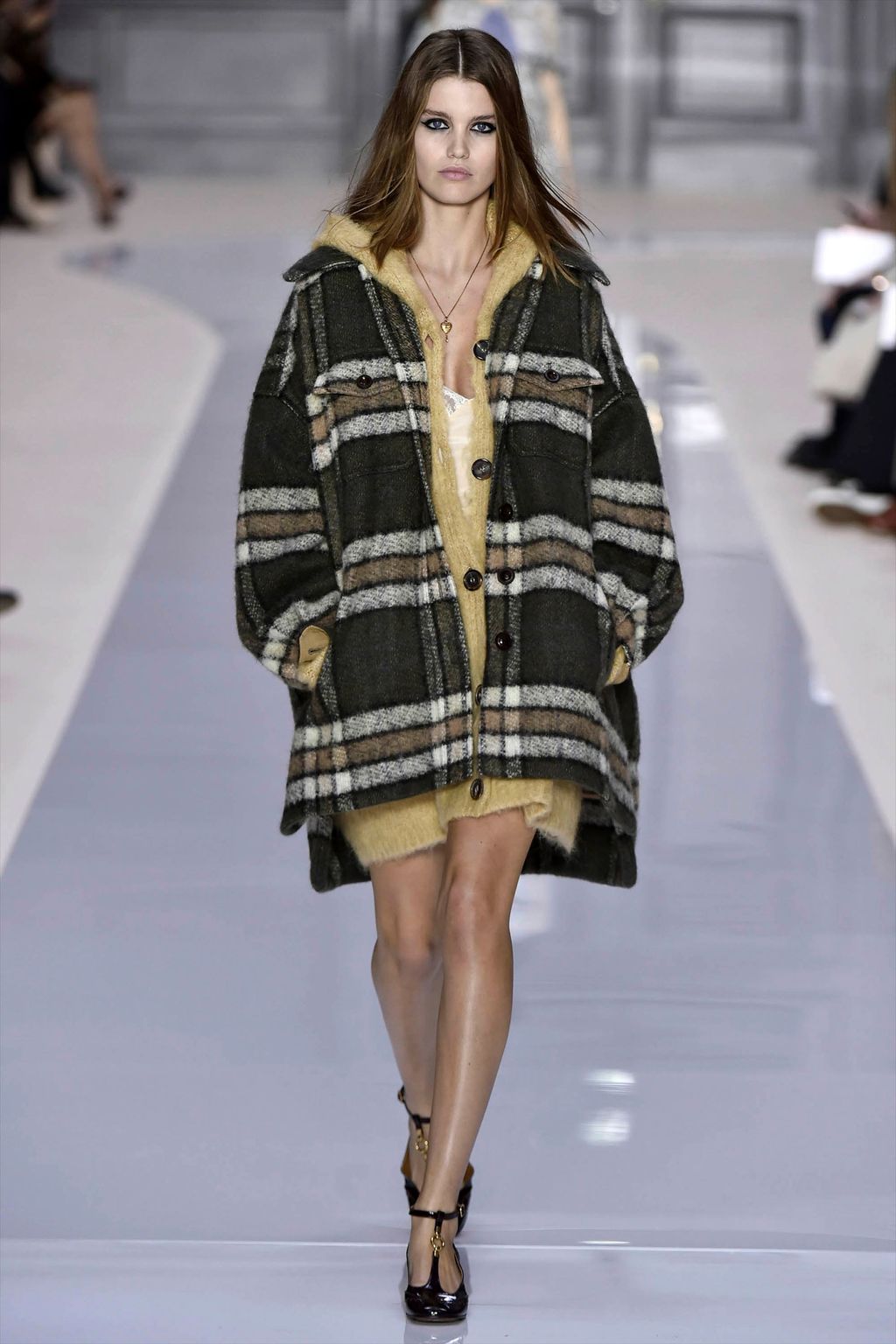 Fashion Week Paris Fall/Winter 2017 look 9 from the Chloé collection womenswear