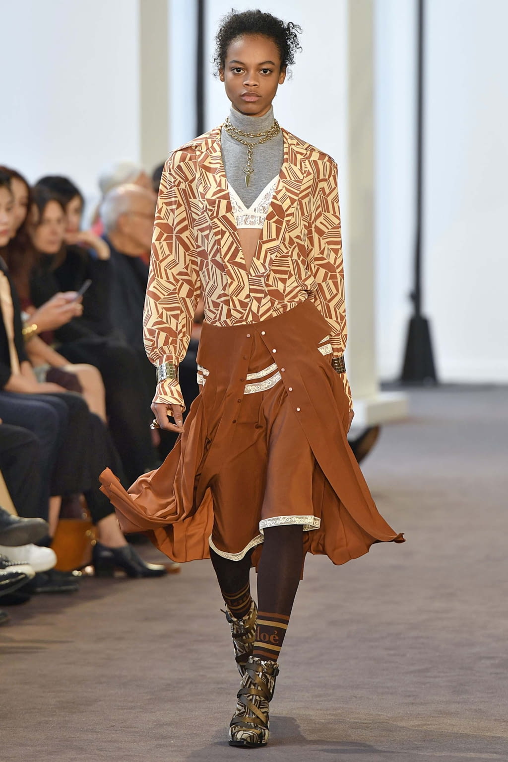 Fashion Week Paris Fall/Winter 2018 look 4 from the Chloé collection 女装