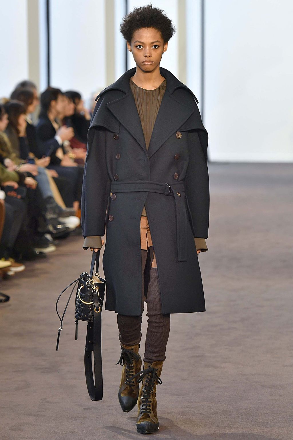 Fashion Week Paris Fall/Winter 2018 look 27 from the Chloé collection womenswear