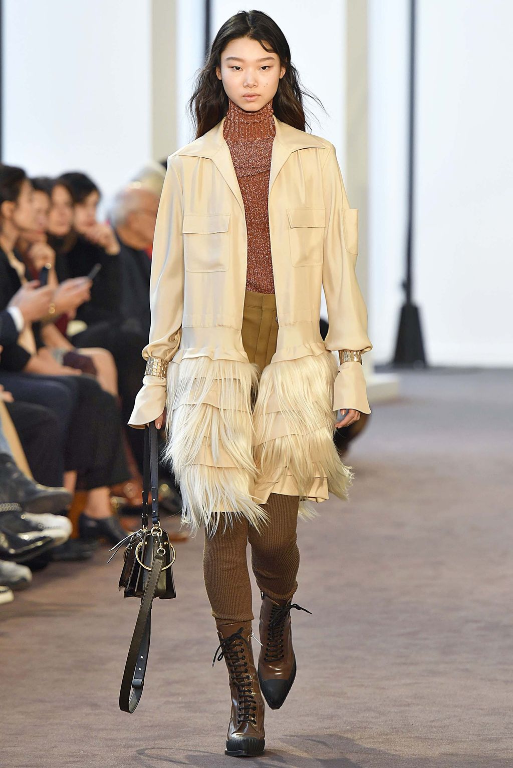 Fashion Week Paris Fall/Winter 2018 look 39 from the Chloé collection womenswear